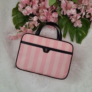 NEW Victoria's Secret Travel Jetsetter hanging cosmetic case in pink stripes